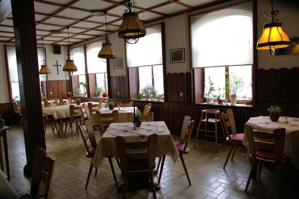Gasthaus Finken Оппенау Экстерьер фото