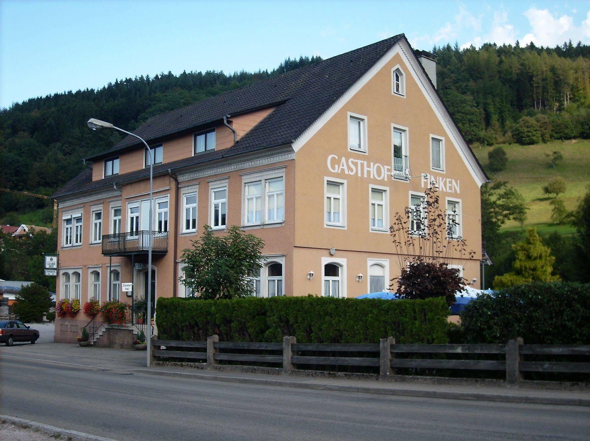 Gasthaus Finken Оппенау Экстерьер фото